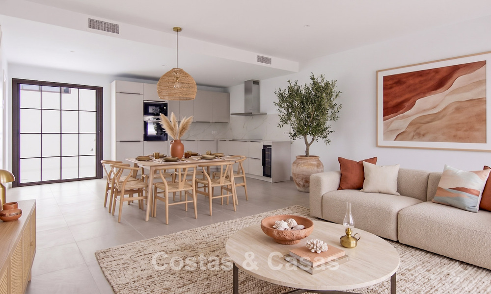 5 exclusive townhouses for sale in the charming old town of Estepona 805624