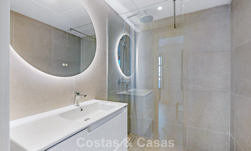 5 exclusive townhouses for sale in the charming old town of Estepona 805646