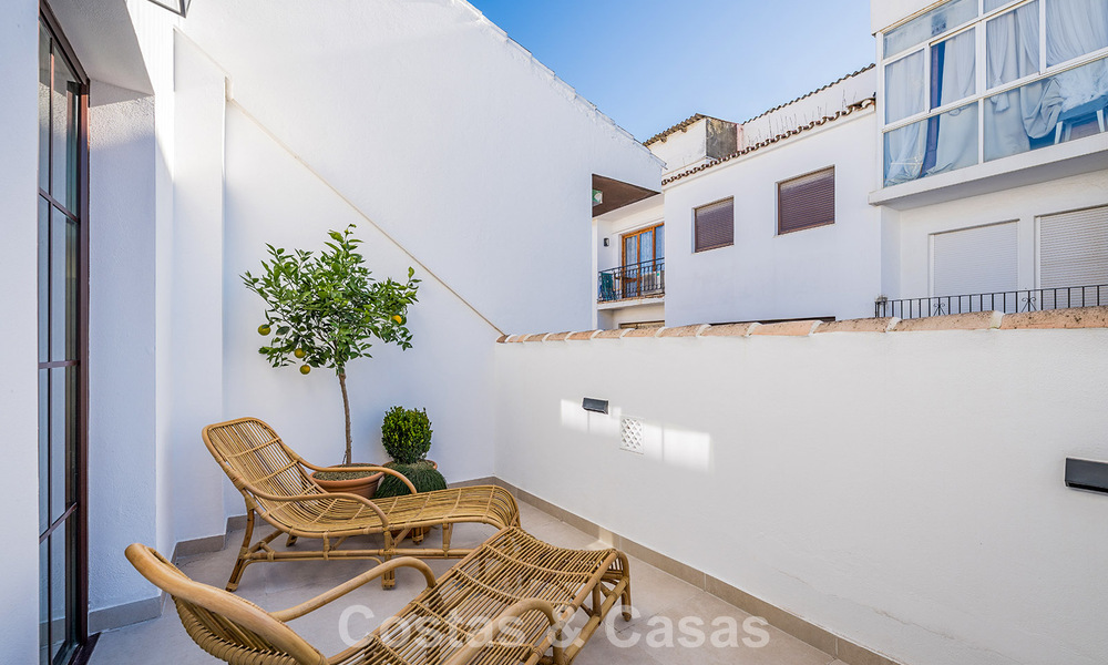 5 exclusive townhouses for sale in the charming old town of Estepona 805653