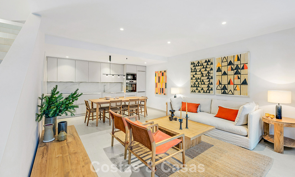 5 exclusive townhouses for sale in the charming old town of Estepona 805655
