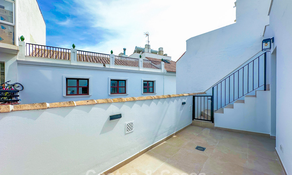 5 exclusive townhouses for sale in the charming old town of Estepona 805670