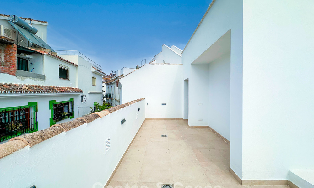5 exclusive townhouses for sale in the charming old town of Estepona 805686