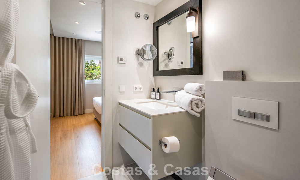 Luxury renovated 3-bedroom apartment for sale in Puente Romano, Marbella’s Golden Mile 805737