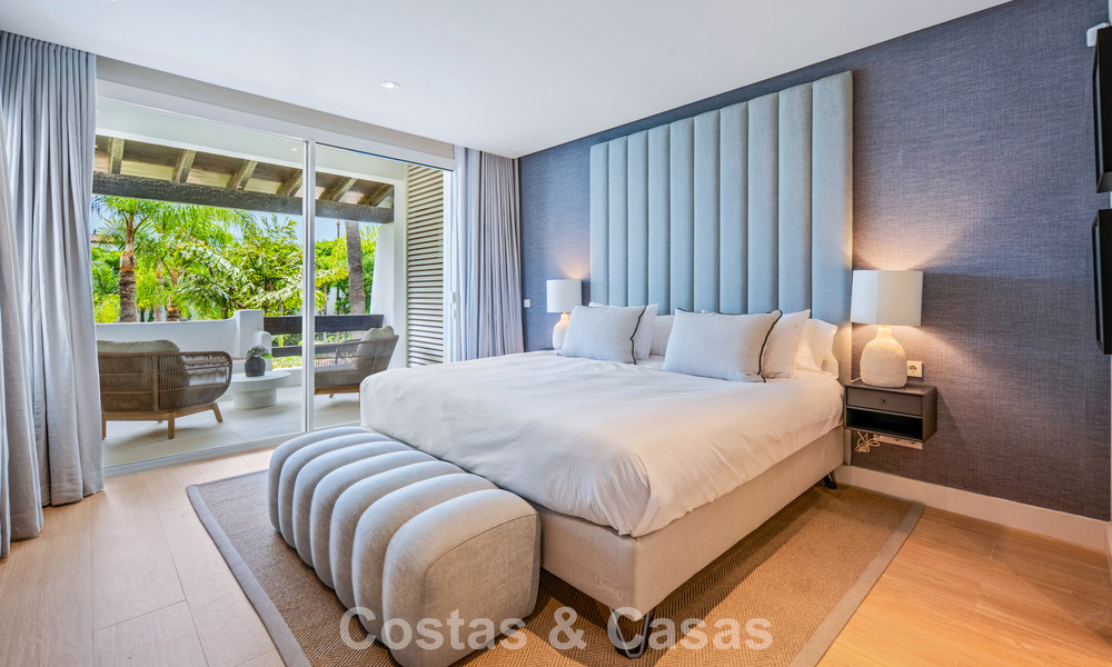Luxury renovated 3-bedroom apartment for sale in Puente Romano, Marbella’s Golden Mile 805742
