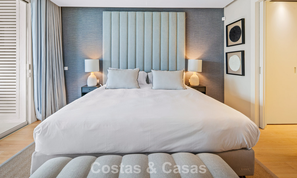 Luxury renovated 3-bedroom apartment for sale in Puente Romano, Marbella’s Golden Mile 805744