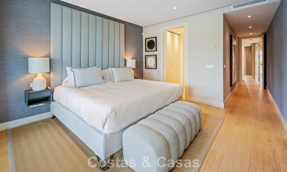 Luxury renovated 3-bedroom apartment for sale in Puente Romano, Marbella’s Golden Mile 805745