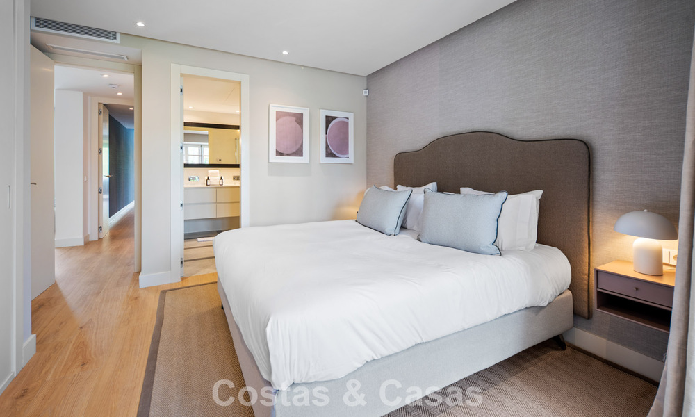 Luxury renovated 3-bedroom apartment for sale in Puente Romano, Marbella’s Golden Mile 805752