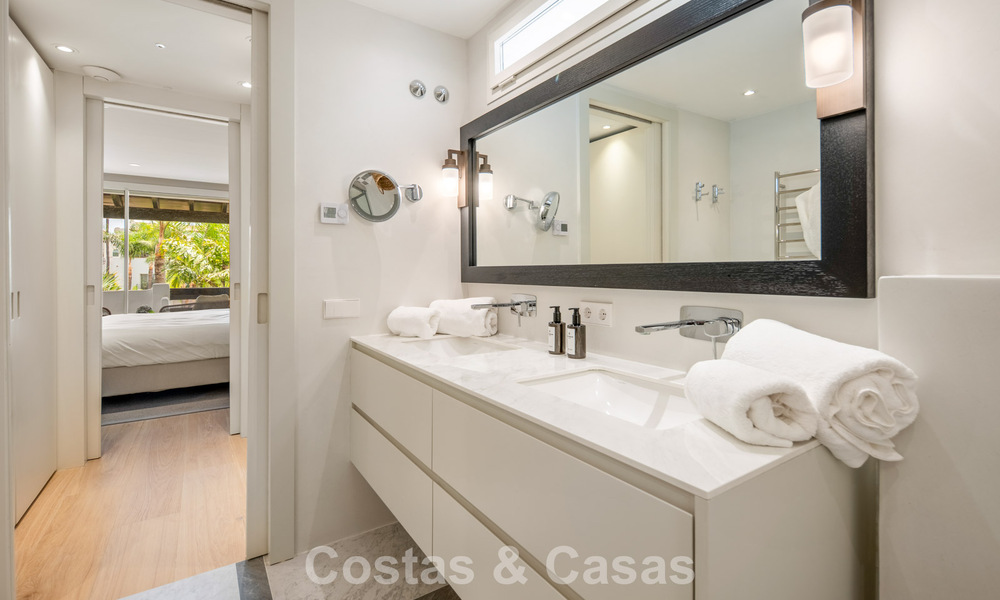 Luxury renovated 3-bedroom apartment for sale in Puente Romano, Marbella’s Golden Mile 805758