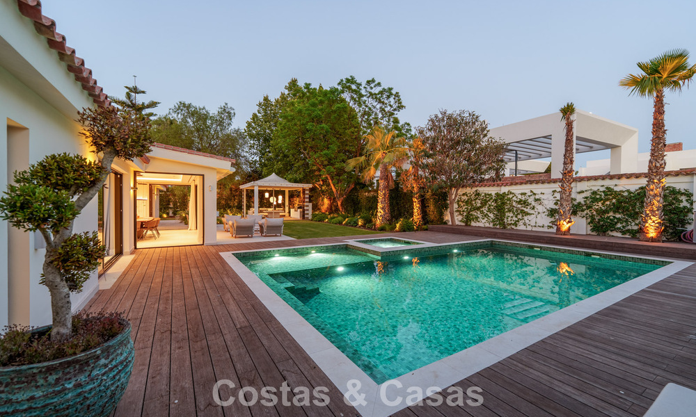 Luxurious single-storey villa with heated swimming pool for sale, beachside near Puerto Banús and San Pedro, Marbella 805787