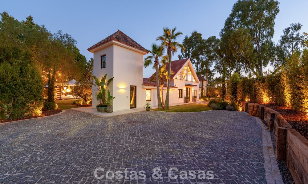 Luxurious single-storey villa with heated swimming pool for sale, beachside near Puerto Banús and San Pedro, Marbella 805788