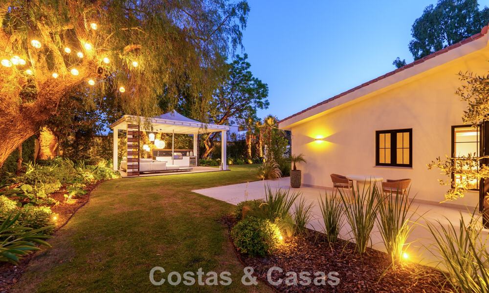 Luxurious single-storey villa with heated swimming pool for sale, beachside near Puerto Banús and San Pedro, Marbella 805789