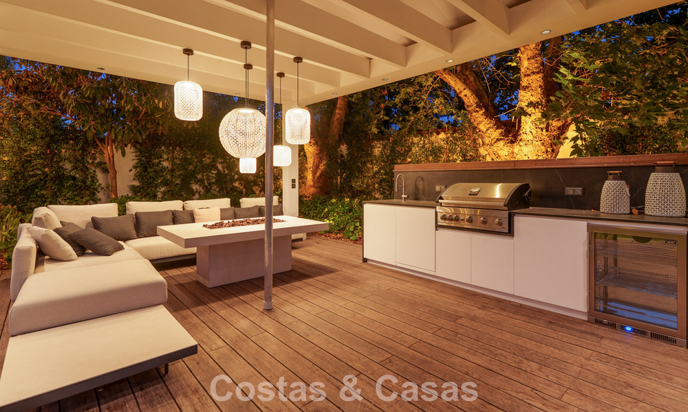 Luxurious single-storey villa with heated swimming pool for sale, beachside near Puerto Banús and San Pedro, Marbella 805790