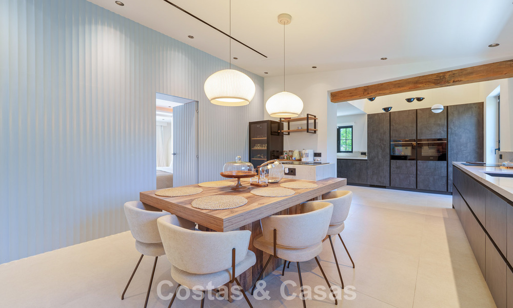 Luxurious single-storey villa with heated swimming pool for sale, beachside near Puerto Banús and San Pedro, Marbella 805798