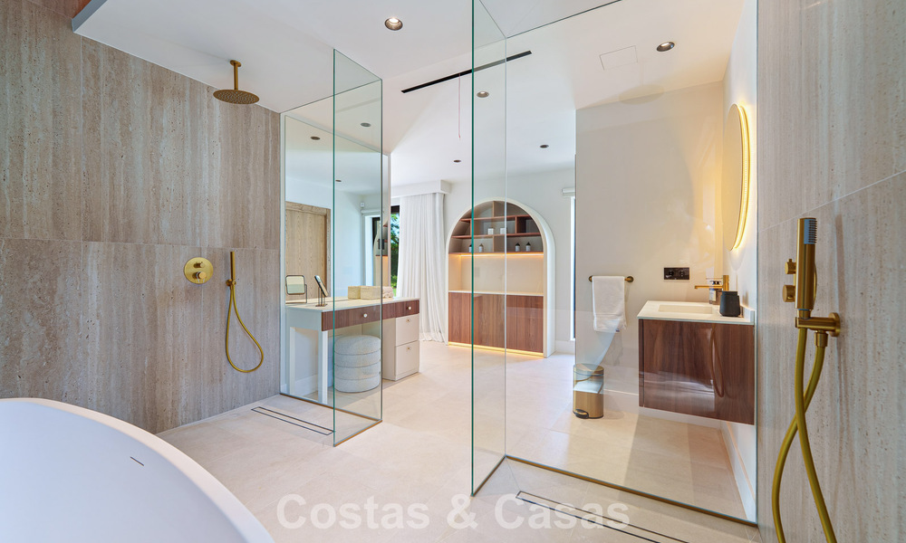 Luxurious single-storey villa with heated swimming pool for sale, beachside near Puerto Banús and San Pedro, Marbella 805807