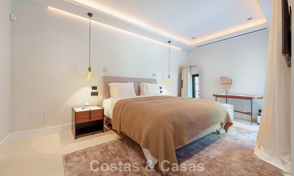 Luxurious single-storey villa with heated swimming pool for sale, beachside near Puerto Banús and San Pedro, Marbella 805815