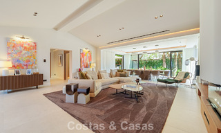Luxurious single-storey villa with heated swimming pool for sale, beachside near Puerto Banús and San Pedro, Marbella 805825 