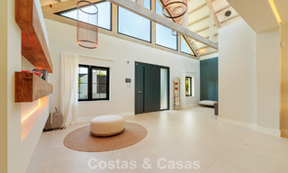 Luxurious single-storey villa with heated swimming pool for sale, beachside near Puerto Banús and San Pedro, Marbella 805826 