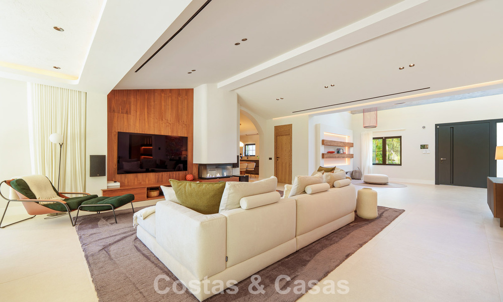 Luxurious single-storey villa with heated swimming pool for sale, beachside near Puerto Banús and San Pedro, Marbella 805827