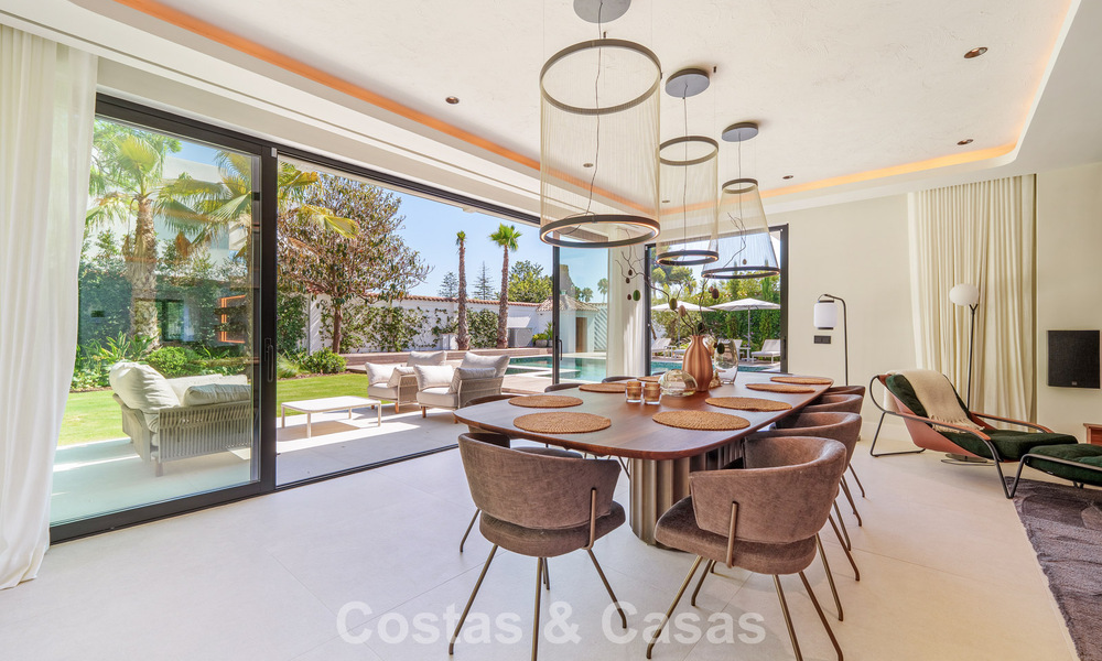 Luxurious single-storey villa with heated swimming pool for sale, beachside near Puerto Banús and San Pedro, Marbella 805829