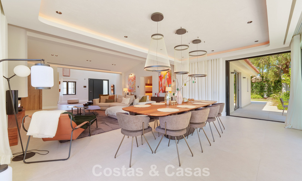 Luxurious single-storey villa with heated swimming pool for sale, beachside near Puerto Banús and San Pedro, Marbella 805830