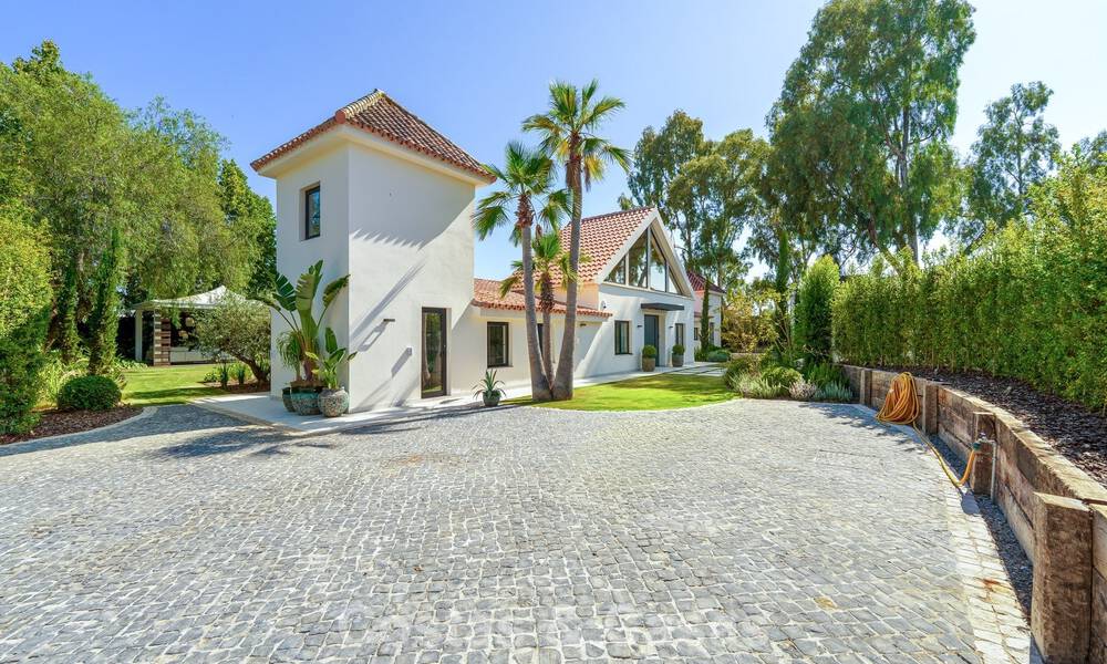 Luxurious single-storey villa with heated swimming pool for sale, beachside near Puerto Banús and San Pedro, Marbella 805839
