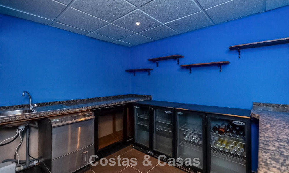 Modern Spanish villa with large swimming pool for sale in Nueva Andalucia, Marbella 805920