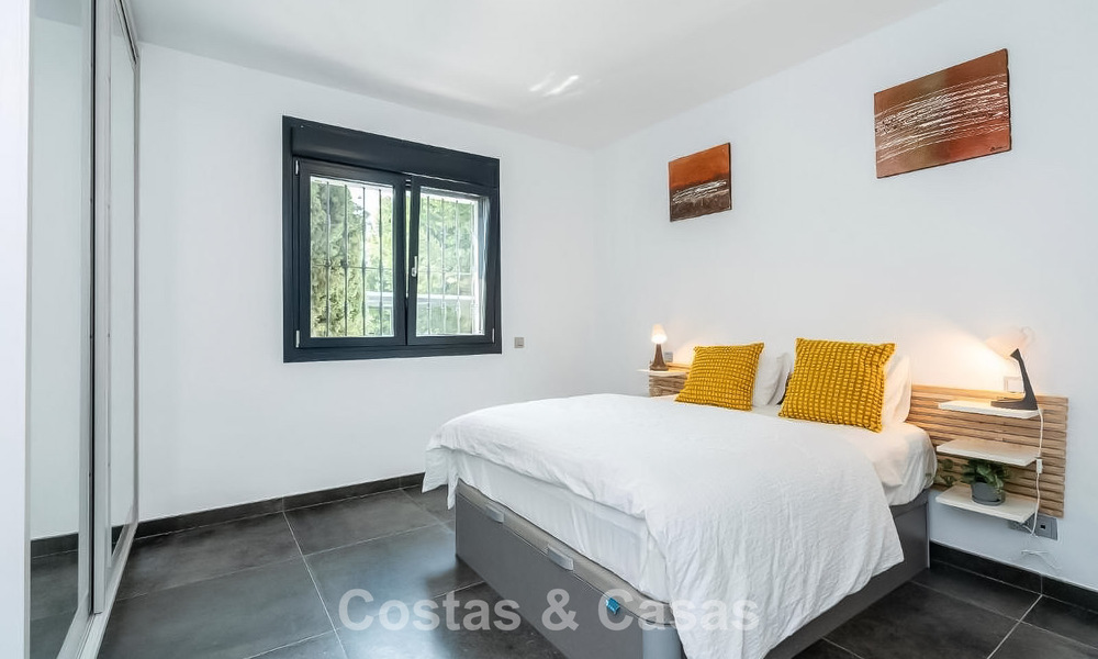 Modern Spanish villa with large swimming pool for sale in Nueva Andalucia, Marbella 805924