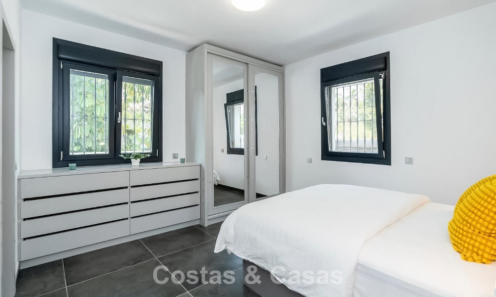 Modern Spanish villa with large swimming pool for sale in Nueva Andalucia, Marbella 805931