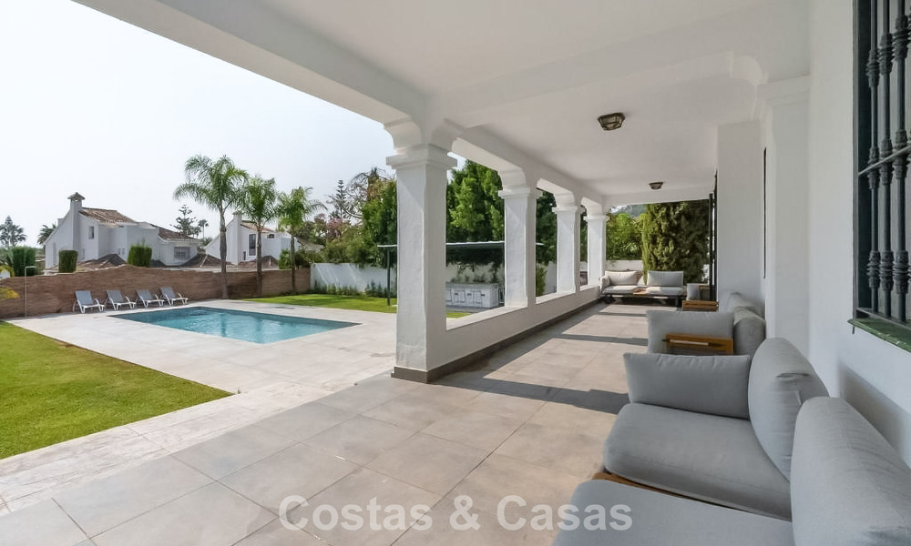 Modern Spanish villa with large swimming pool for sale in Nueva Andalucia, Marbella 805940