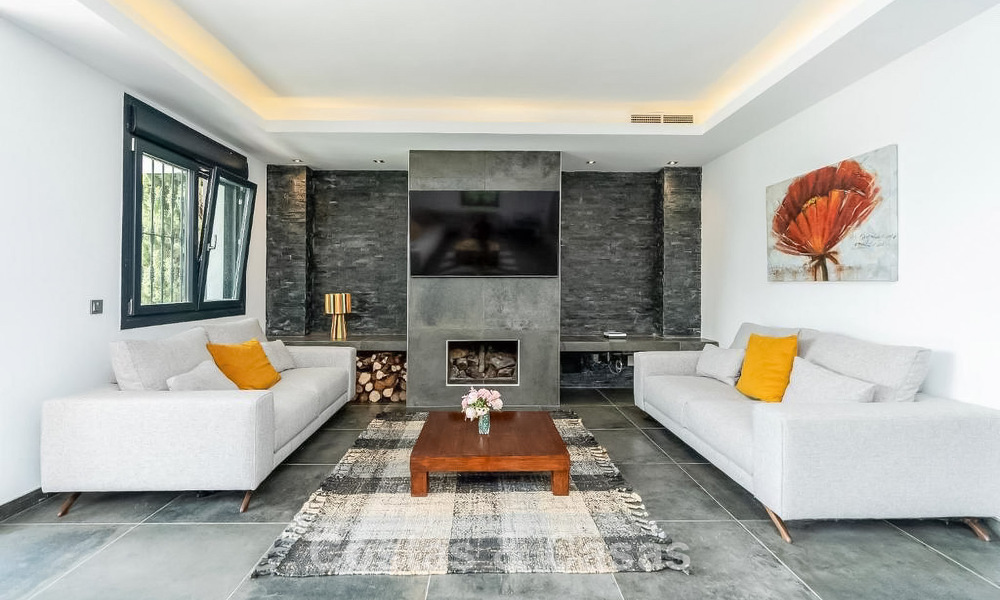 Modern Spanish villa with large swimming pool for sale in Nueva Andalucia, Marbella 805941