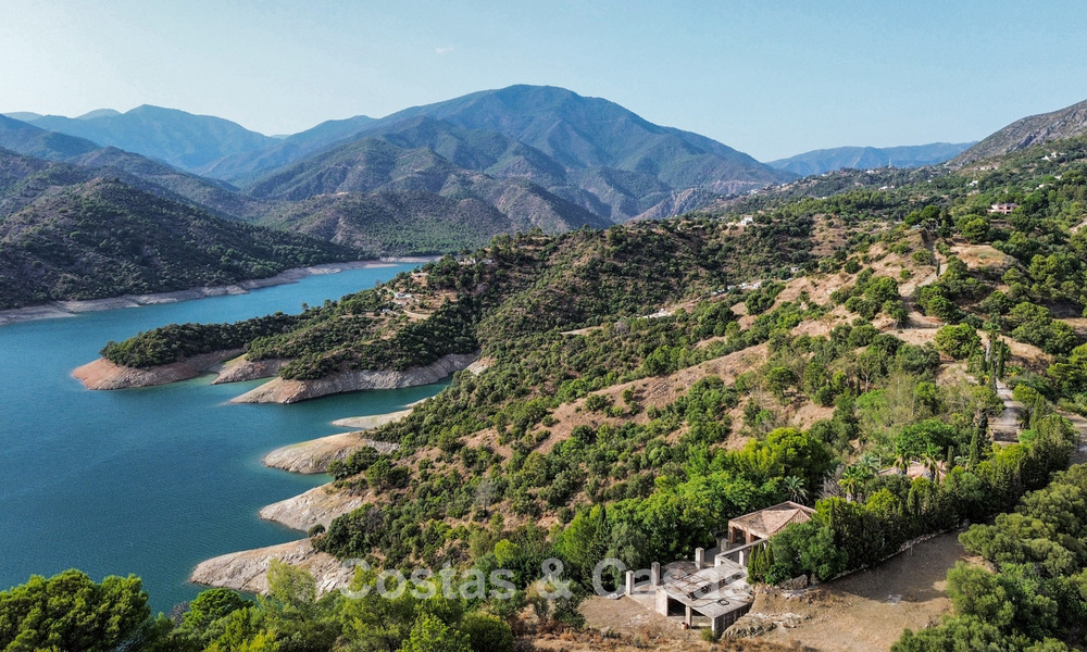 Luxury total renovation project with private peninsula and panoramic lake views in Istán, Marbella 805840