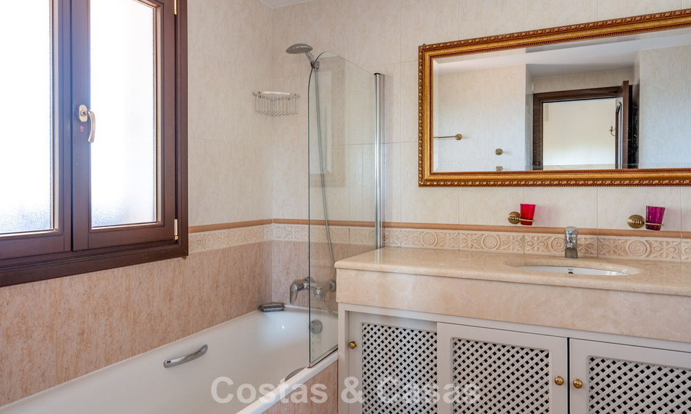 Spacious Andalusian villa with sea views for sale in El Rosario, East Marbella 805960