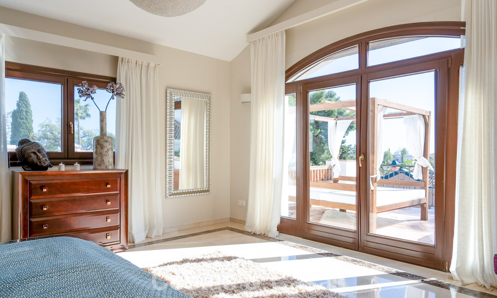 Spacious Andalusian villa with sea views for sale in El Rosario, East Marbella 805966
