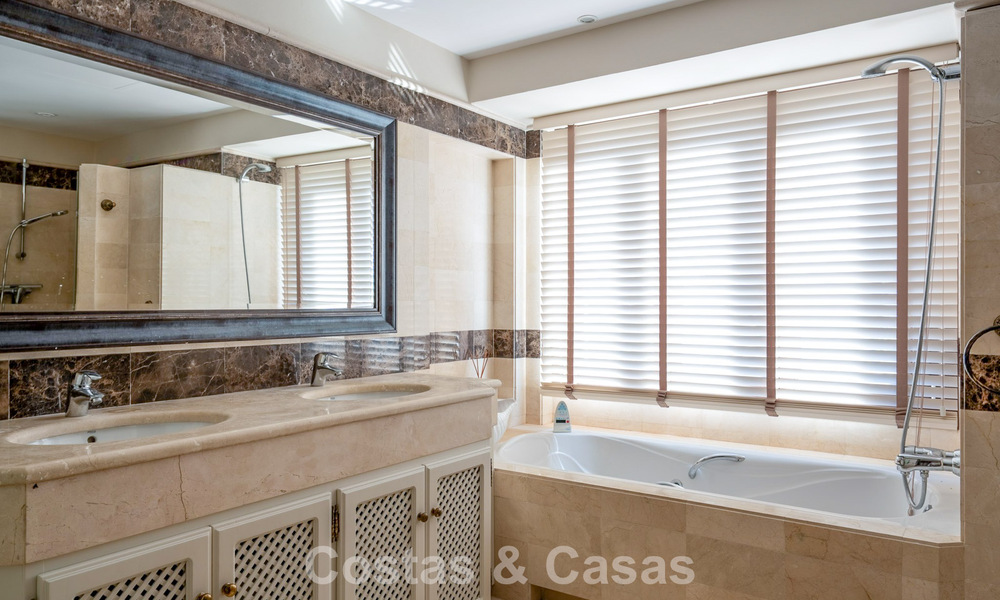 Spacious Andalusian villa with sea views for sale in El Rosario, East Marbella 805973