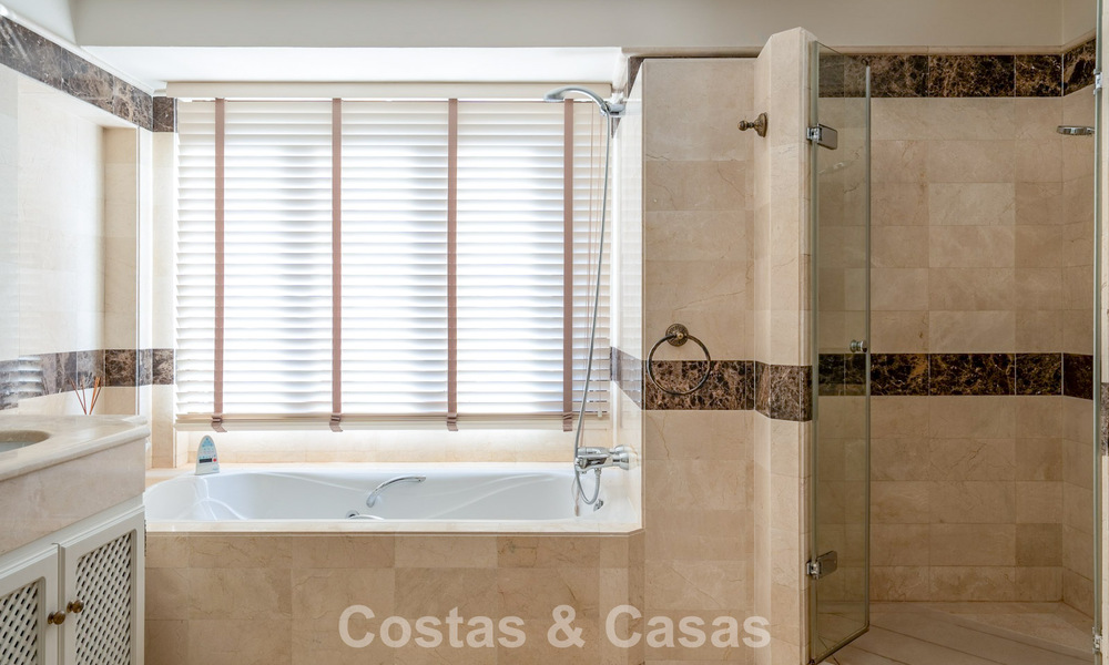 Spacious Andalusian villa with sea views for sale in El Rosario, East Marbella 805974