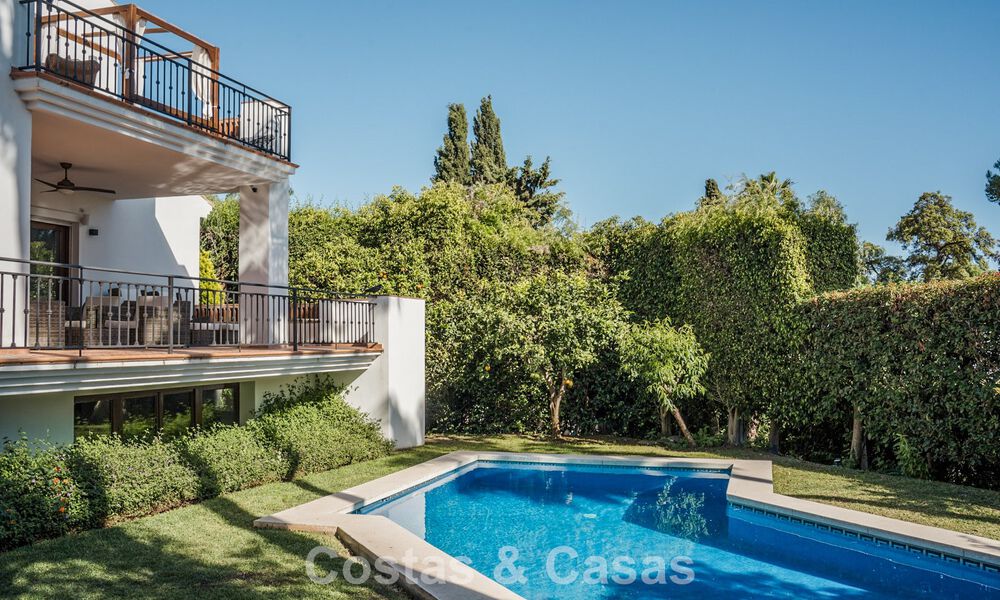 Spacious Andalusian villa with sea views for sale in El Rosario, East Marbella 805978
