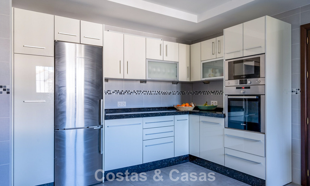 Spacious Andalusian villa with sea views for sale in El Rosario, East Marbella 805986