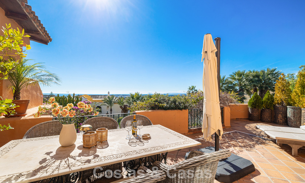 Fully renovated apartment with panoramic sea views for sale in the golf valley of Nueva Andalucía, Marbella 806151