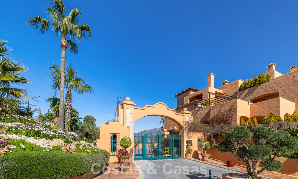 Fully renovated apartment with panoramic sea views for sale in the golf valley of Nueva Andalucía, Marbella 806152