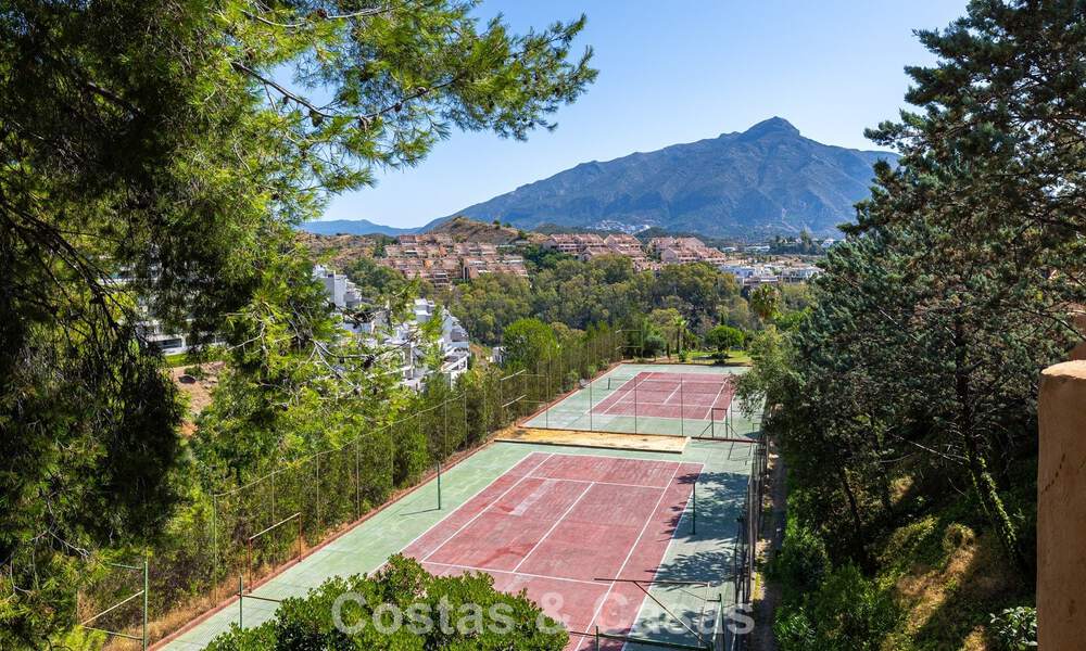Fully renovated apartment with panoramic sea views for sale in the golf valley of Nueva Andalucía, Marbella 806153