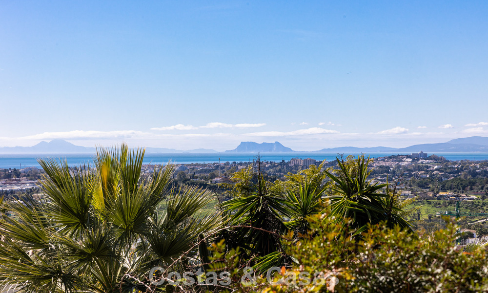 Fully renovated apartment with panoramic sea views for sale in the golf valley of Nueva Andalucía, Marbella 806161