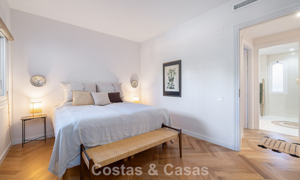 Fully renovated apartment with panoramic sea views for sale in the golf valley of Nueva Andalucía, Marbella 806172