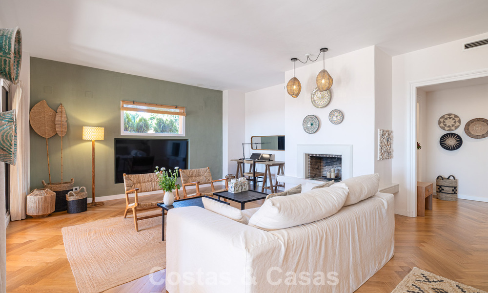 Fully renovated apartment with panoramic sea views for sale in the golf valley of Nueva Andalucía, Marbella 806182