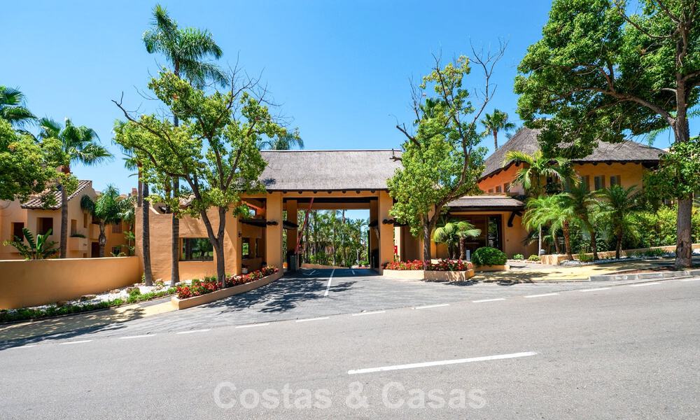 Exclusive ground-floor apartment with private garden for sale on Marbella’s Golden Mile 806195