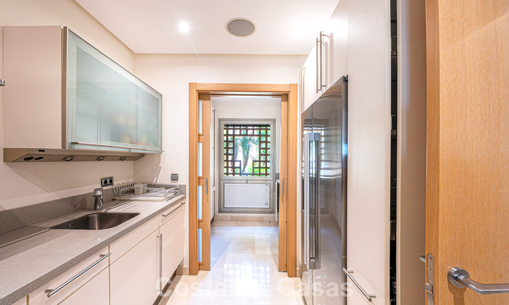 Exclusive ground-floor apartment with private garden for sale on Marbella’s Golden Mile 806201