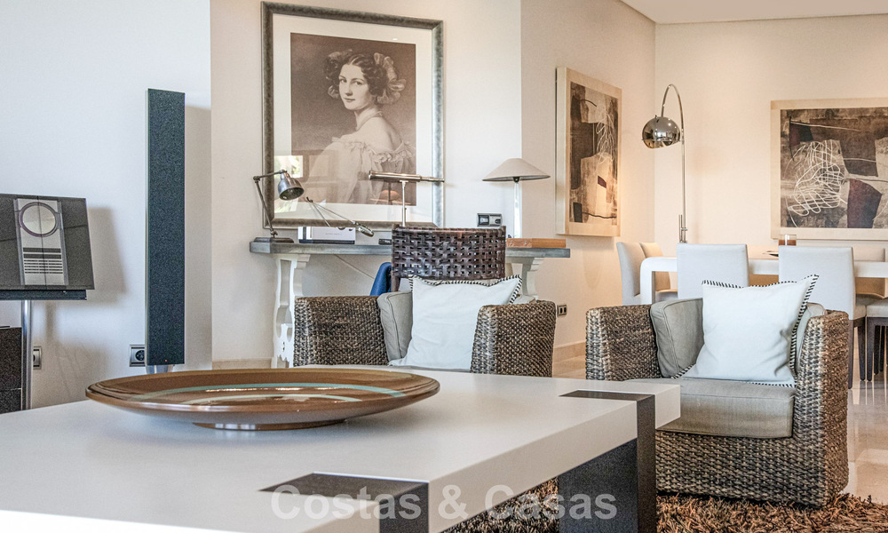 Exclusive ground-floor apartment with private garden for sale on Marbella’s Golden Mile 806211
