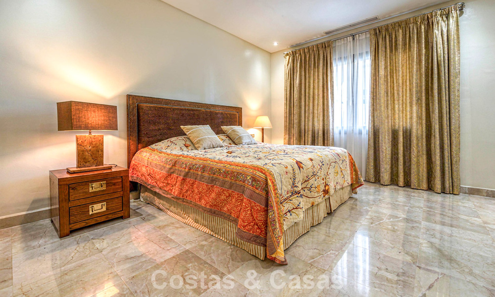 Exclusive ground-floor apartment with private garden for sale on Marbella’s Golden Mile 806219