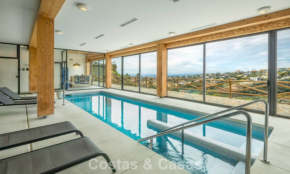 Turnkey, spacious apartment for sale in an Andalusian resort-style complex in Marbella - Benahavís 806237
