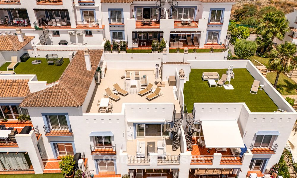Turnkey, spacious apartment for sale in an Andalusian resort-style complex in Marbella - Benahavís 806241