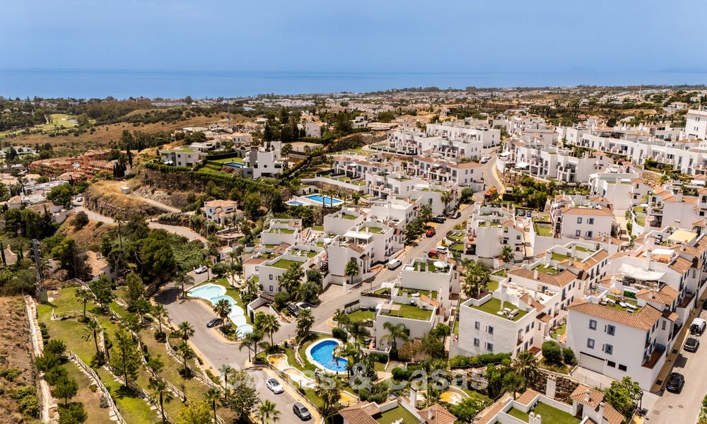 Turnkey, spacious apartment for sale in an Andalusian resort-style complex in Marbella - Benahavís 806244